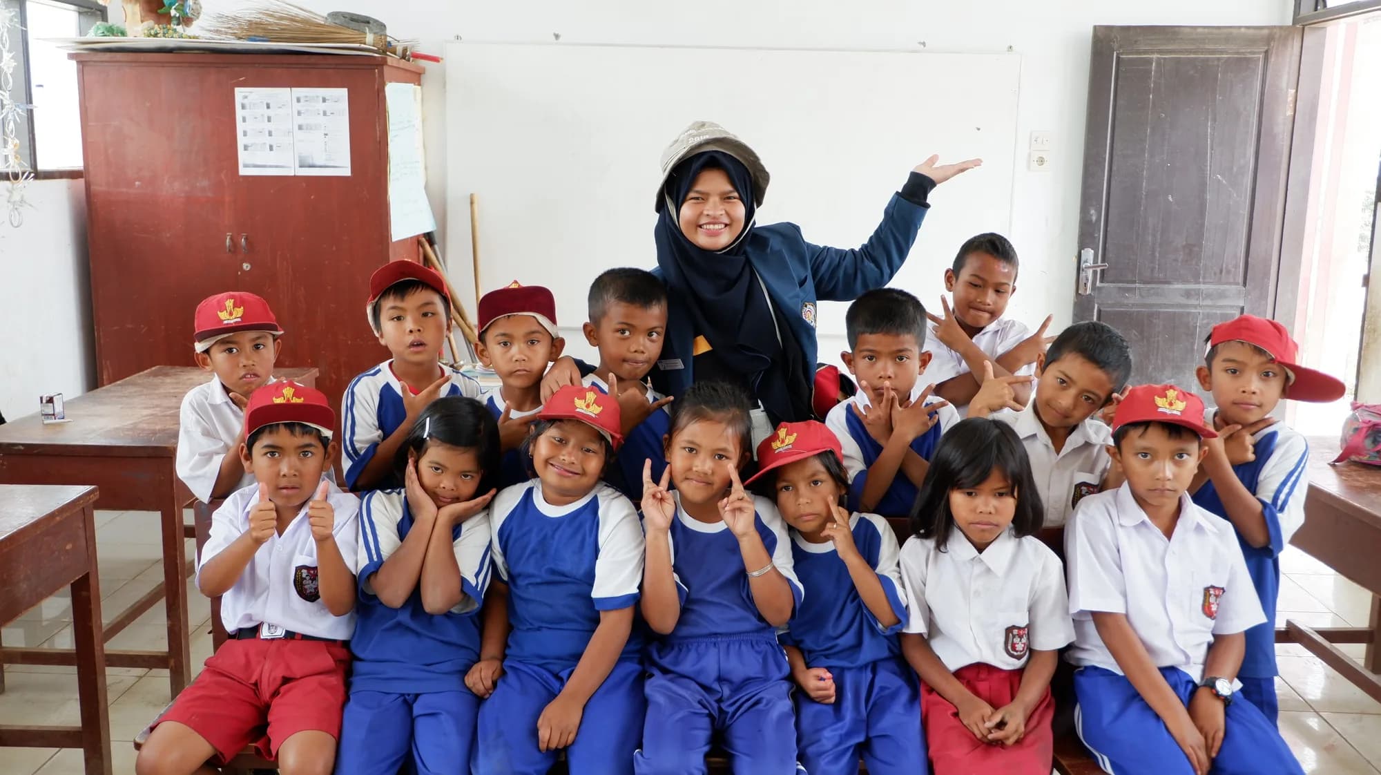 Peserta program LIB berkolaborasi dalam sebuah sesi